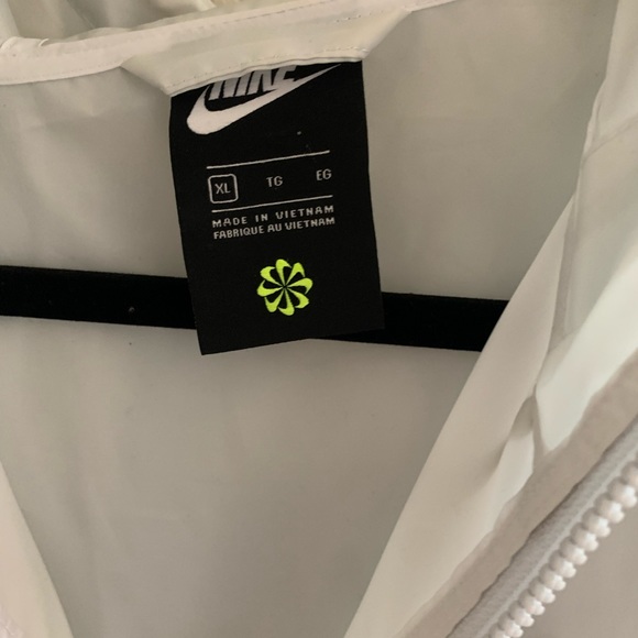 Nike Windrunner Jacket - Picture 5 of 9